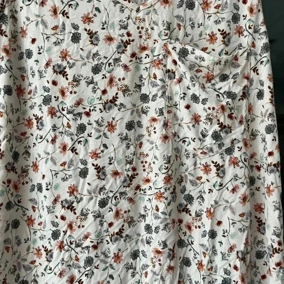 Grace & Lace Flowered Pink pocket Tank size Small - Picture 6 of 6